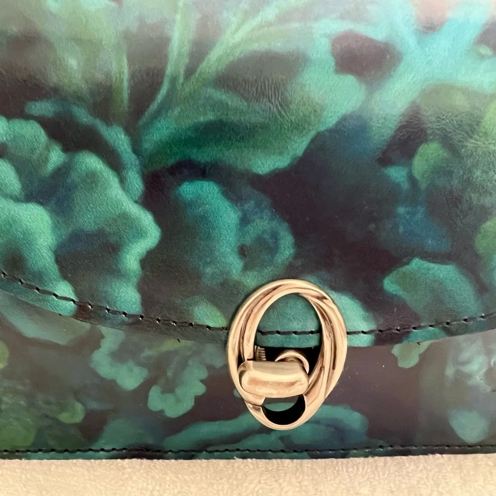 DESIGNER Patricia Nash 
Floral Blue and Green Women's Bag - Picture 2 of 11
